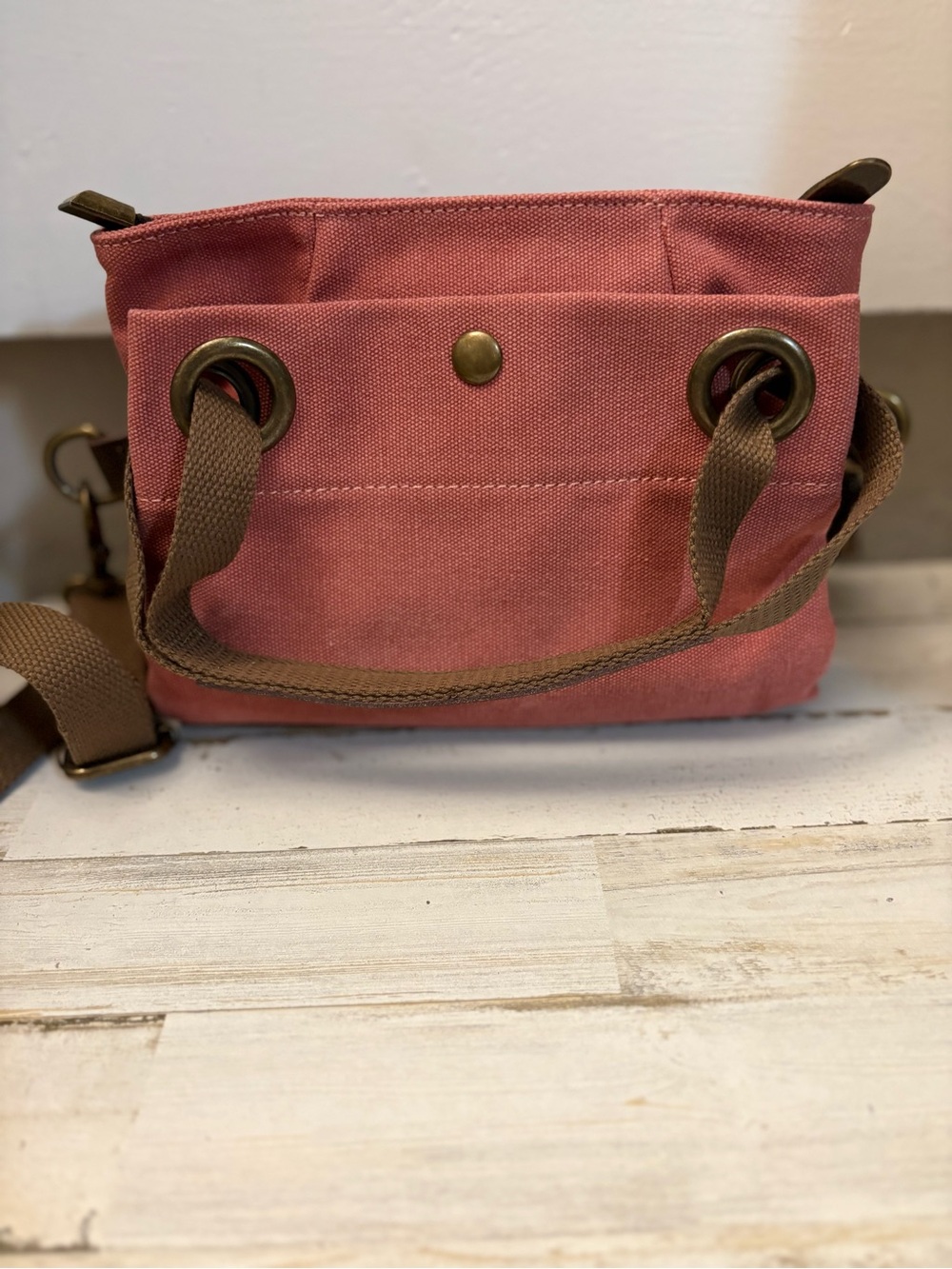 Zede Dusty Rose Canvas Crossbody Bag with Brass Turn-Lock Zede - Picture 4 of 6